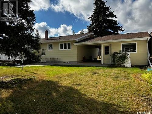 214 10Th Avenue W, Melville, SK - Outdoor