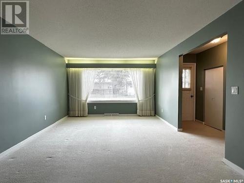 214 10Th Avenue W, Melville, SK - Indoor Photo Showing Other Room