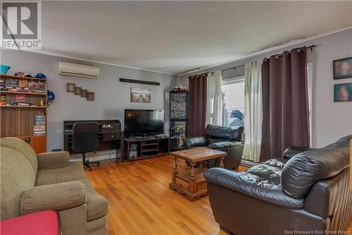 1656-1658 Amirault Street, Dieppe, NB - Indoor Photo Showing Living Room