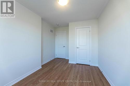 10 Rochester Drive, Barrie, ON - Indoor Photo Showing Other Room