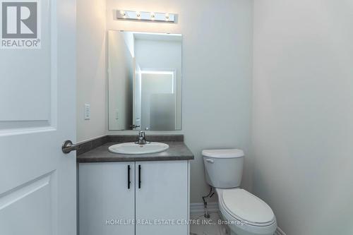 10 Rochester Drive, Barrie, ON - Indoor Photo Showing Bathroom