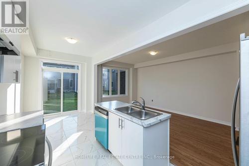 10 Rochester Drive, Barrie, ON - Indoor Photo Showing Kitchen With Double Sink