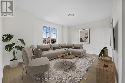 3033 Sierra Drive, Orillia, ON - Indoor Photo Showing Living Room