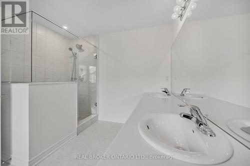 3033 Sierra Drive, Orillia, ON - Indoor Photo Showing Bathroom