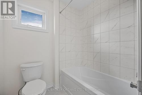 3033 Sierra Drive, Orillia, ON - Indoor Photo Showing Bathroom