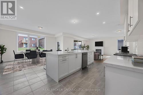 3033 Sierra Drive, Orillia, ON - Indoor Photo Showing Kitchen