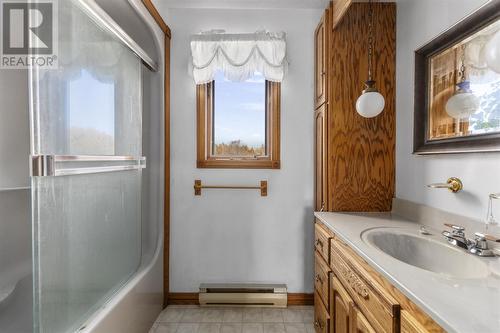 291 Moss Rd, Sault Ste. Marie, ON - Indoor Photo Showing Bathroom