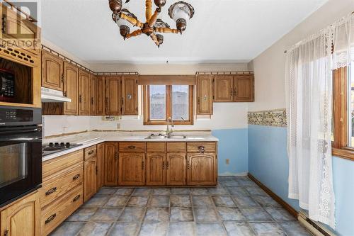 291 Moss Rd, Sault Ste. Marie, ON - Indoor Photo Showing Kitchen With Double Sink