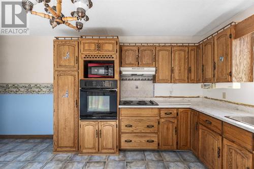 291 Moss Rd, Sault Ste. Marie, ON - Indoor Photo Showing Kitchen