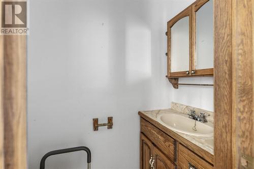 291 Moss Rd, Sault Ste. Marie, ON - Indoor Photo Showing Bathroom