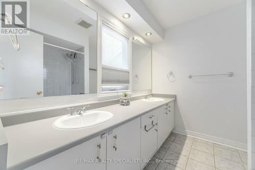 43 - 3600 Colonial Drive, Mississauga, ON - Indoor Photo Showing Bathroom