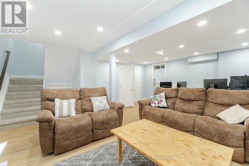 43 - 3600 Colonial Drive, Mississauga, ON - Indoor Photo Showing Living Room