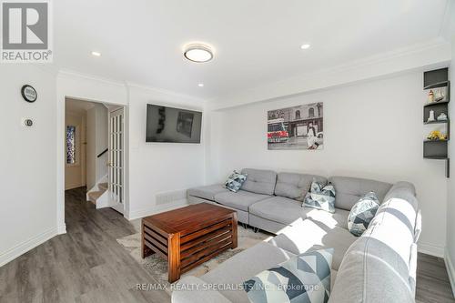 43 - 3600 Colonial Drive, Mississauga, ON - Indoor Photo Showing Living Room