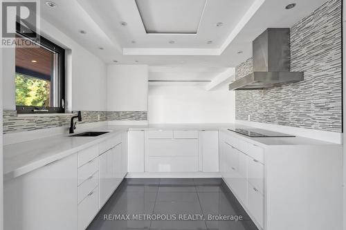 79 Rangoon Road, Toronto, ON - Indoor Photo Showing Kitchen