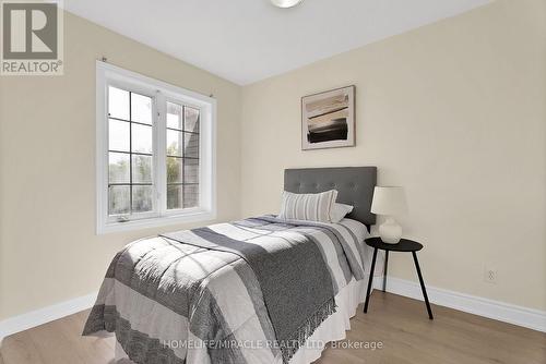 1403 Treeland Street, Burlington, ON - Indoor Photo Showing Bedroom