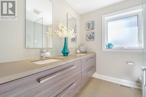 3210 Flanagan Crescent, Mississauga, ON - Indoor Photo Showing Bathroom