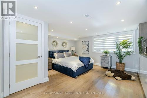 3210 Flanagan Crescent, Mississauga, ON - Indoor Photo Showing Bedroom