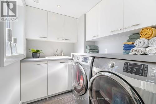 3210 Flanagan Crescent, Mississauga, ON - Indoor Photo Showing Laundry Room