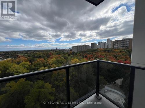 1001 - 202 Burnhamthorpe Road E, Mississauga, ON - Outdoor With View