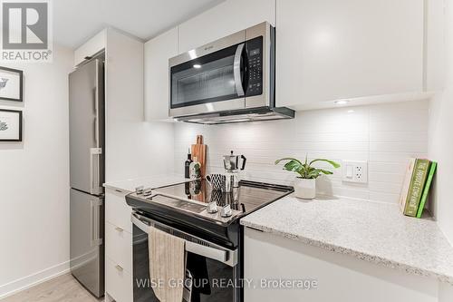 530 - 500 Wilson Avenue, Toronto, ON - Indoor Photo Showing Kitchen With Upgraded Kitchen