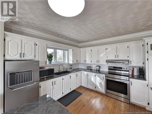 92 Du Pêcheur Street, Lamèque, NB - Indoor Photo Showing Kitchen