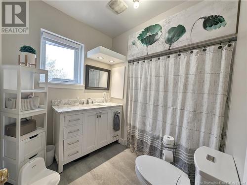 92 Du Pêcheur Street, Lamèque, NB - Indoor Photo Showing Bathroom