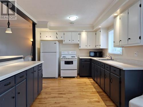 33 Colson Crescent, St George'S, NL - Indoor Photo Showing Kitchen With Double Sink