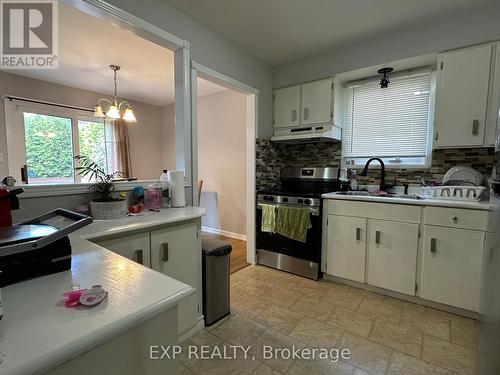 24 Acton Crescent, London, ON - Indoor Photo Showing Kitchen