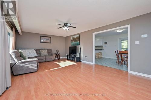 53 Caledon Street, Caledon, ON - Indoor Photo Showing Living Room