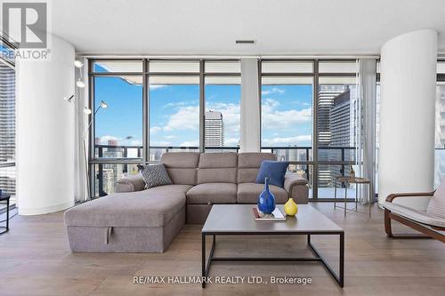 3705 - 832 Bay Street, Toronto, ON - Indoor Photo Showing Living Room