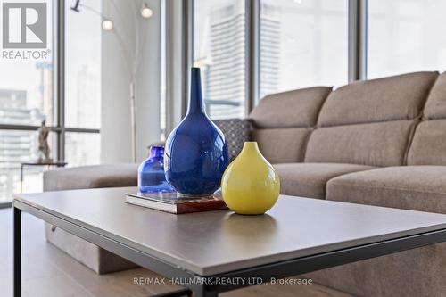 3705 - 832 Bay Street, Toronto, ON - Indoor Photo Showing Living Room