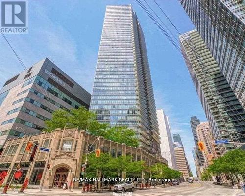 3705 - 832 Bay Street, Toronto, ON - Outdoor With Facade