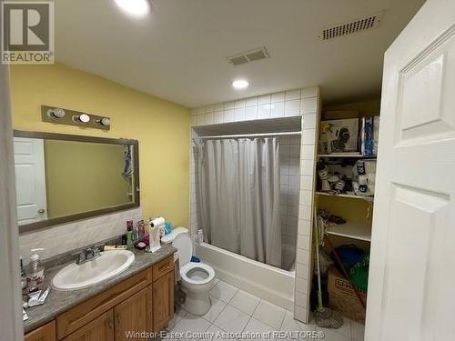 3097 Robinet, Windsor, ON - Indoor Photo Showing Bathroom