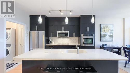 5 Oakwood Links Lane, Lambton Shores (Grand Bend), ON - Indoor Photo Showing Kitchen With Stainless Steel Kitchen With Upgraded Kitchen