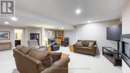 5 Oakwood Links Lane, Lambton Shores (Grand Bend), ON - Indoor