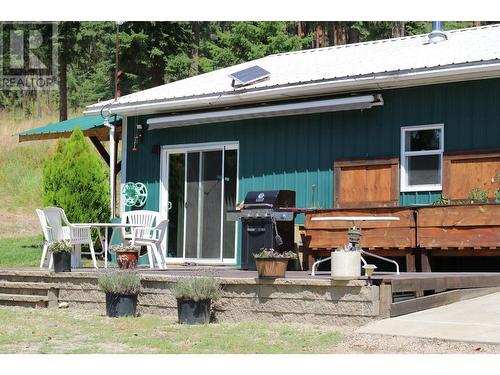 7465 Bwater Rd Road, Castlegar, BC - Outdoor