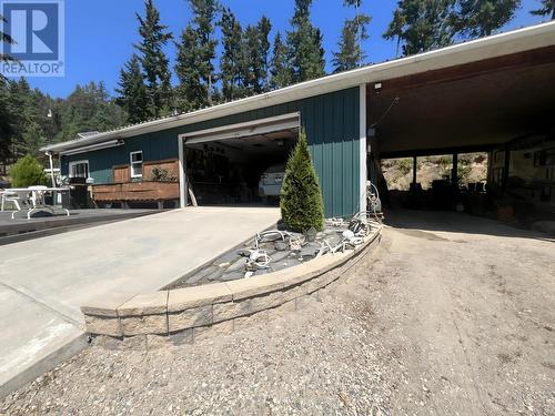 7465 Bwater Rd Road, Castlegar, BC - Outdoor