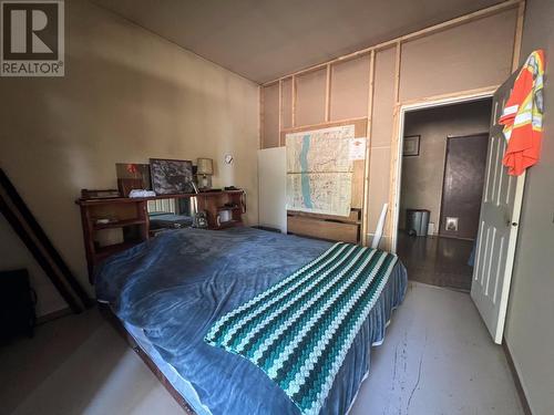 7465 Bwater Rd Road, Castlegar, BC - Indoor Photo Showing Bedroom