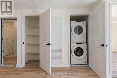 1604 - 335 Wheat Boom Drive, Oakville, ON - Indoor Photo Showing Laundry Room