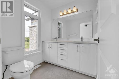 324 Makobe Lane, Ottawa, ON - Indoor Photo Showing Bathroom