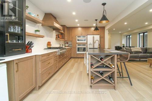 316 Mullighan Gardens, Peterborough (Northcrest), ON - Indoor Photo Showing Kitchen With Upgraded Kitchen