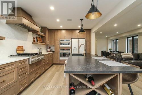 316 Mullighan Gardens, Peterborough (Northcrest), ON - Indoor Photo Showing Kitchen With Upgraded Kitchen