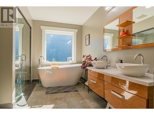 1628 Thrums Road, Thrums, BC - Indoor Photo Showing Bathroom