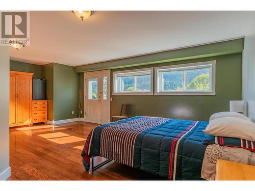 1628 Thrums Road, Thrums, BC - Indoor Photo Showing Bedroom