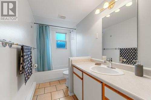 644-646 Patterson Avenue, Kelowna, BC - Indoor Photo Showing Bathroom