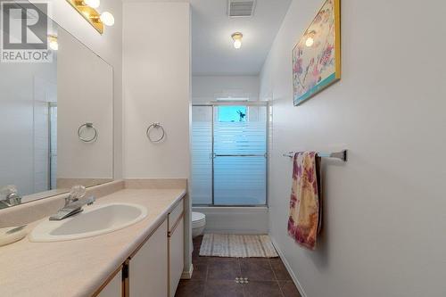 644-646 Patterson Avenue, Kelowna, BC - Indoor Photo Showing Bathroom