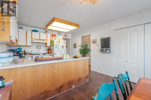 644-646 Patterson Avenue, Kelowna, BC - Indoor Photo Showing Kitchen