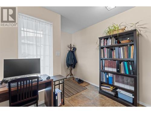 5380 Canoe Beach Drive Ne, Salmon Arm, BC - Indoor Photo Showing Office