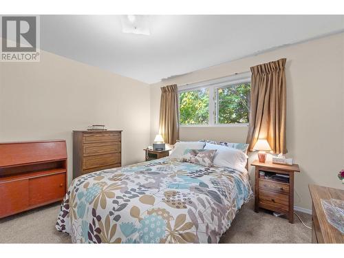 5380 Canoe Beach Drive Ne, Salmon Arm, BC - Indoor Photo Showing Bedroom