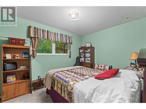 5380 Canoe Beach Drive Ne, Salmon Arm, BC - Indoor Photo Showing Bedroom